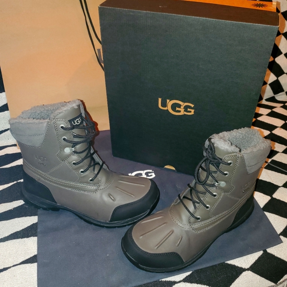 - Waterproof boots ugg